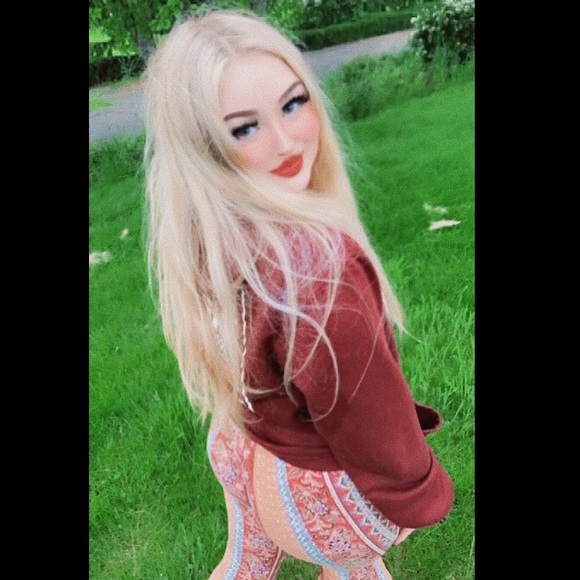 Meet your Posher, Trinity - Picture 1 of 1